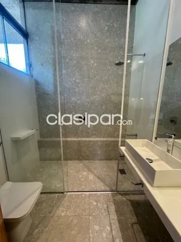 Casa de 4 Dormitorios, Zona Shopping Mariscal - CLHO6226920 — foto 3