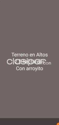 2,5 ha. De campo en altos con arroyito