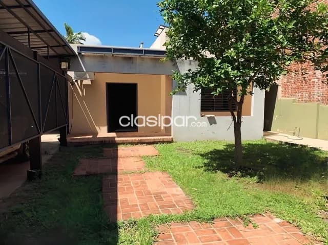 En Venta Casa a refaccionar o remodelar en Barrio Mburucuy — foto 2