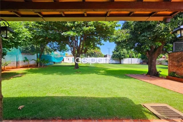 Casa con terreno de 1233m2 en lambare sobre asfalto, foto 2