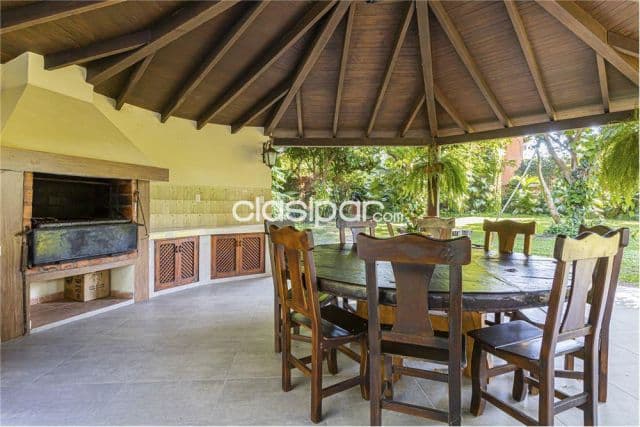 Fabulosa residencia en doble esquina, zona colegio goethe/quinta ykua sati 💎 1,800,000 u
