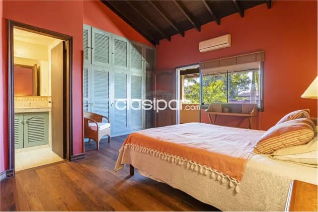 Fabulosa residencia en doble esquina, zona colegio goethe/quinta ykua sati 💎 1,800,000 u — foto 4