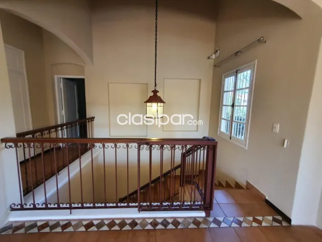 En Venta Hermosa Residencia en Barrio Mburucuya-CLHO4901702 — foto 3