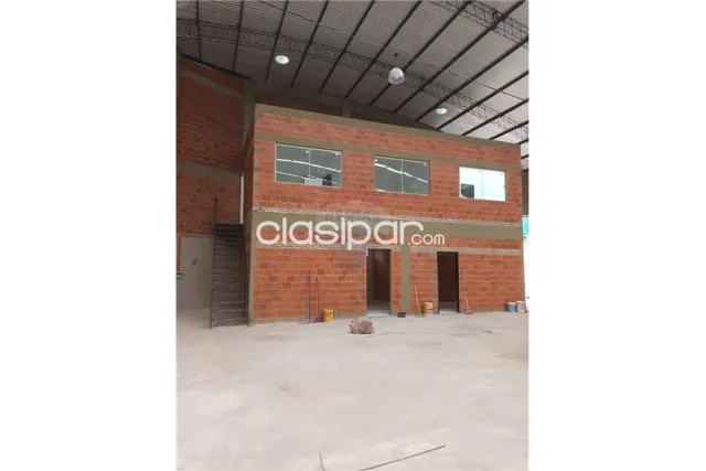Amplio deposito a estrenar recien refaccionado en esq.San Lorenzo a pasos de la cic, foto 2
