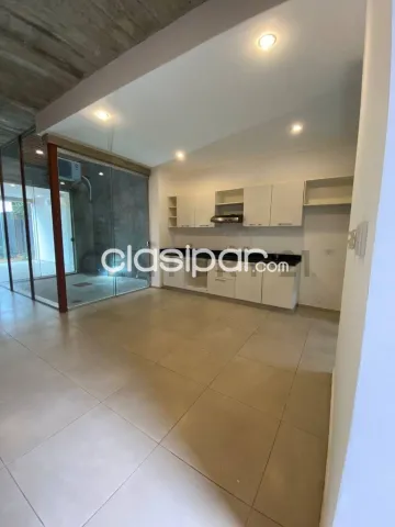 Hermoso duplex sobre la avenida venezuela, foto 2