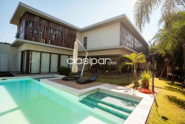 En venta exclusiva Residencia en el Condomino La Trinidad V, Asunción, foto 2