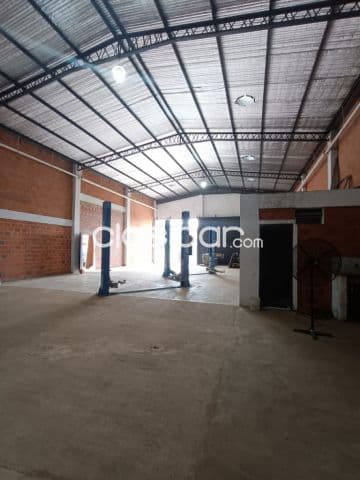 Se alquila depósito zona Mariano Roque Alonso