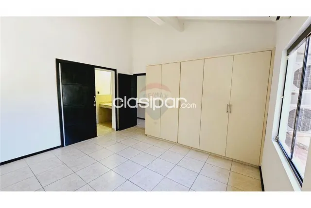 Casa en barrio mburucuyá, foto 2