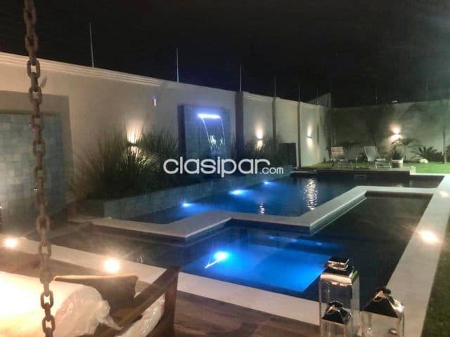 En venta lujosa residencia en barrio Herrera — foto 1