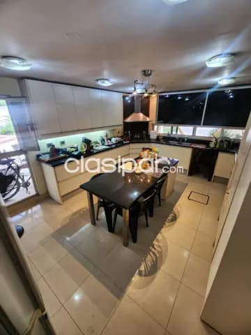 Amplia Casa de 1.185 m2 en el Barrio Carmelitas - CLHO6300136 — foto 5
