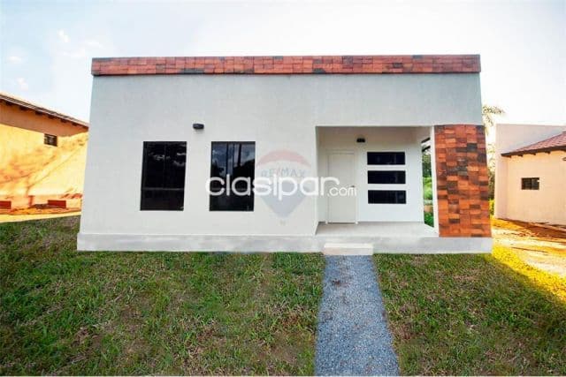 Casa a estrenar a pasos de la avda wenceslao mart