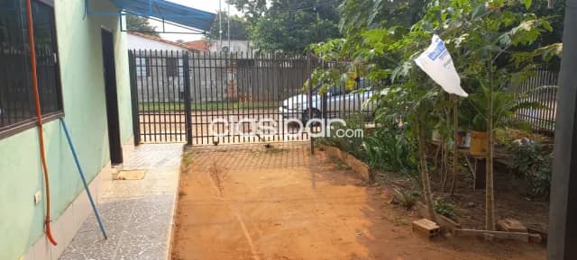 casa en San Lorenzo sobre asfalto, foto 2