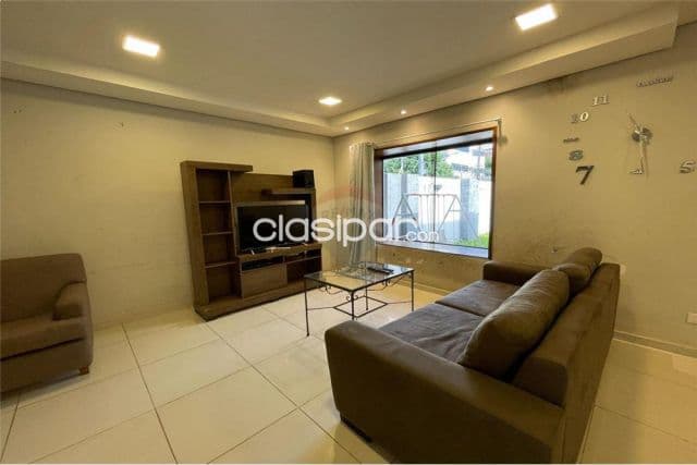 Hermosa y amplia casa en villa aurelia. Ubicada en esquina