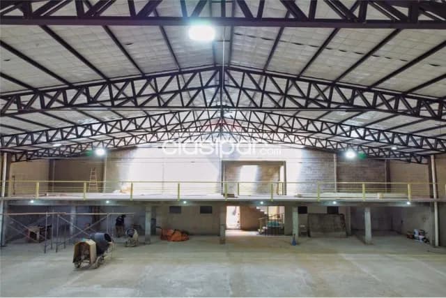 San Lorenzo: Deposito industrial + showroom, 1.000 m2, pci, oficinas, multiuso — foto 3