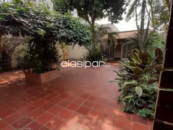 En venta casa a demoler o refaccionar en excelente ubicación en el barrio Las Mercedes, foto 4