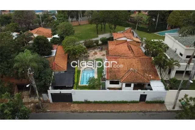 Amplia residencia en bo.mcal.estigarribia ri 18 pitiantuta, foto 2