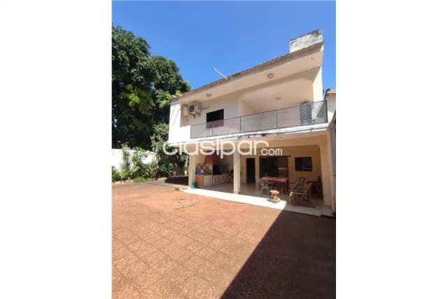 Amplia casa en terreno de 1.200 m2 a 200 mtrs de avda.boggiani -bo.mcal.estigarribia, foto 4