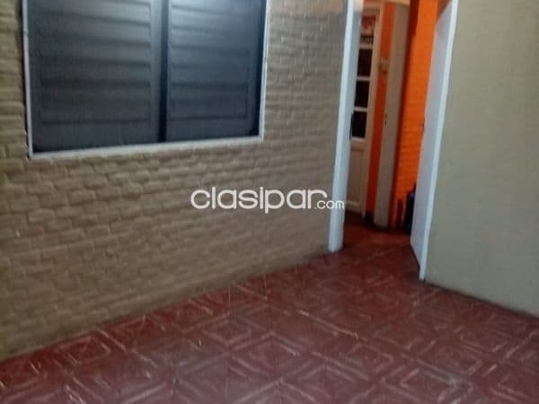 En venta casa a 70 metros de avda. Félix bogado