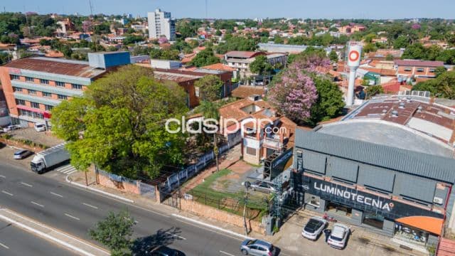 Amplio terreno con mas de 17mts de frente sobre eusebio ayala