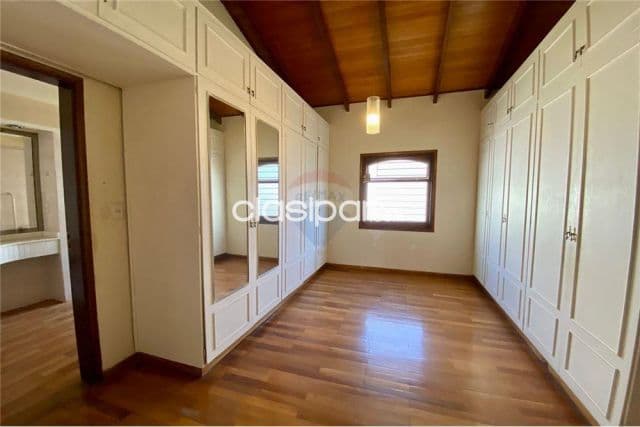 En venta residencia a pasos casa rica molas lopez