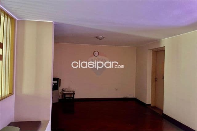 Amplia residencia en barrio Villa Morra !!!