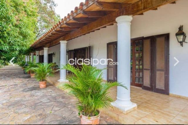 Hermosa casa en barrio cerrado