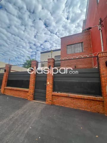 Villa Elisa, V. Mazzei: 360m2, categoría estreno, 3 suites, escritorio, jardín, piscina, foto 3