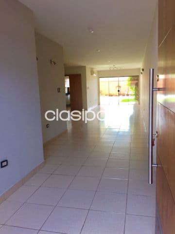 Carmelitas, Manorá: 280m2, muy confortable, 4 dormit, jardín, piscina, 11.500.000 gs, foto 1