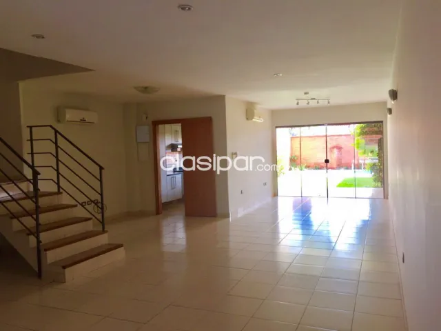 Carmelitas, Manorá: 280m2, muy confortable, 4 dormit, jardín, piscina, 11.500.000 gs, foto 3