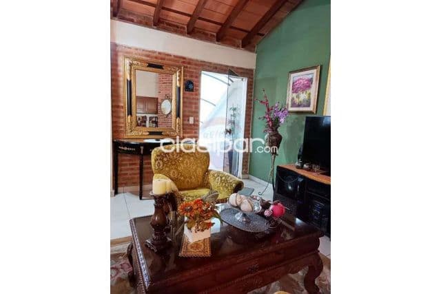En venta casa de 2 niveles en Villa Elisa barrio Picada