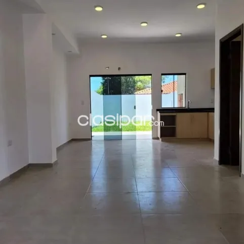 Duplex con pequeño patio 📍 Luque zona isla bogado — foto 3