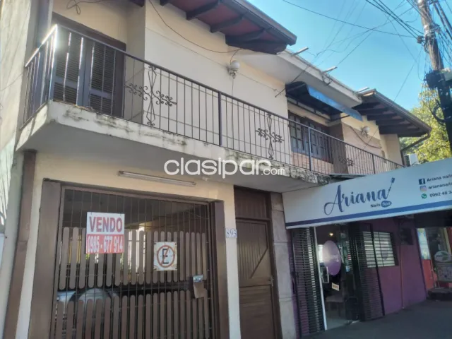 EN VENTA, casa, 3 dormitorios con Local comercial, en el centro de San Lorenzo. (ID1809) — foto 2