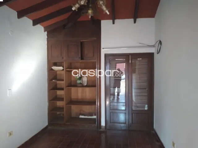 EN VENTA, casa, 3 dormitorios con Local comercial, en el centro de San Lorenzo. (ID1809) — foto 5