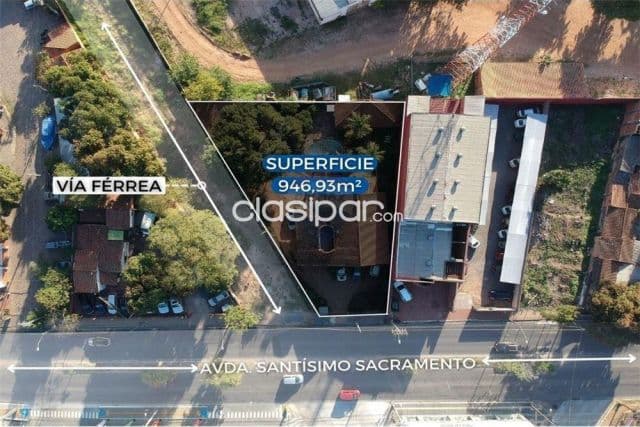 Amplio terreno con ubicacion privilegiada
