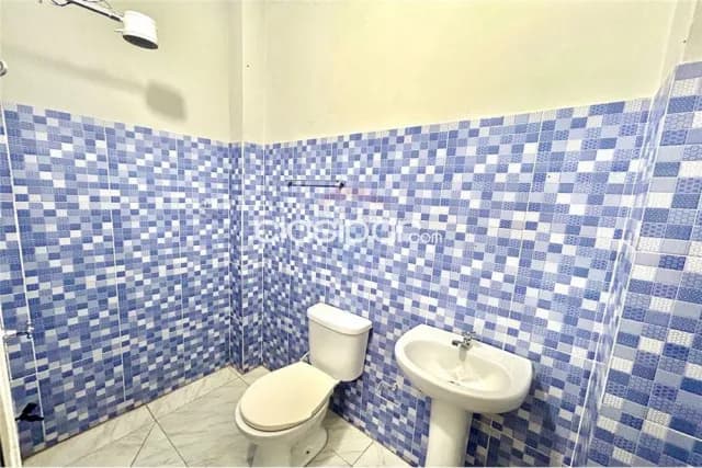 Local comercial a estrenar en limpio — foto 5