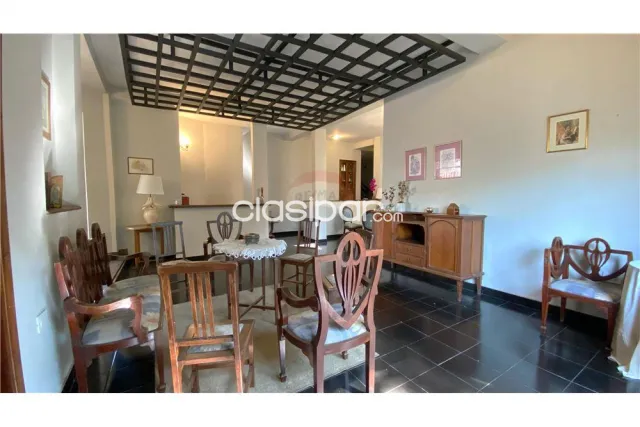 Se vende exclusiva residencia con ubicación premium en el barrio Mburucuyá, de 3 habitacio — foto 3