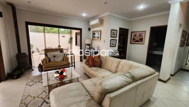 Casa en venta en Barrio Mburucuya, foto 5