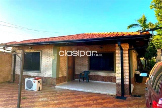 Amplia casa más departamento en 3 bocas