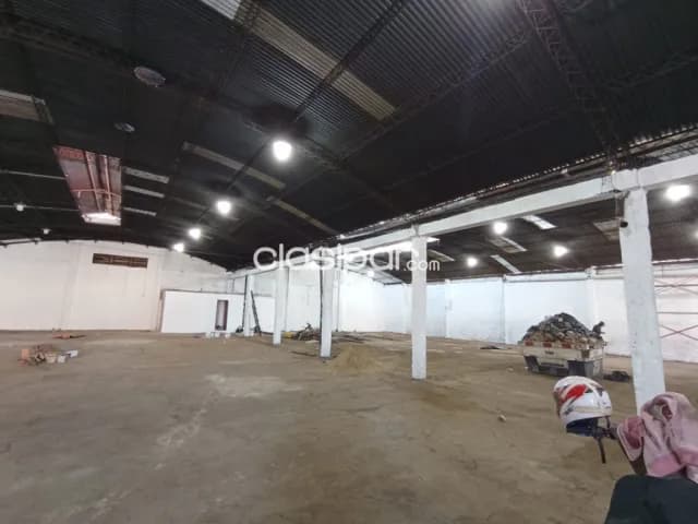 Capiata, aratirí, s/ ruta: Importante deposito, 850 m2, + oficinas + amplio parking, foto 5
