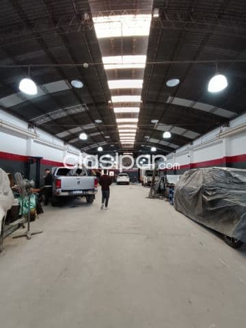 tinglado de 612 m2 en tembetary — foto principal