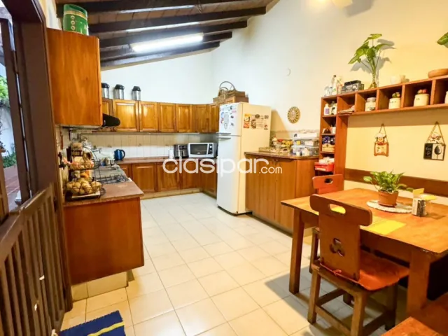 En venta ❗️ casa con piscina a pasos de felix bogado, zona luisito, foto 4
