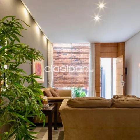 Z/emb. Americana mburuvichá róga: Distinguida residencia, amplios ambientes, 3 dormit — foto 3
