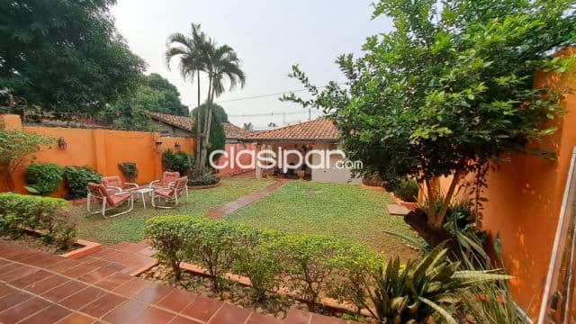 Casa en barrio hipodromo asuncion