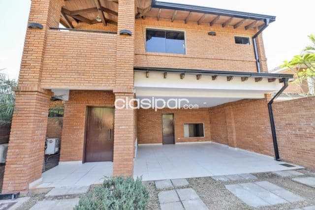 Hermosa casa en ita enramada