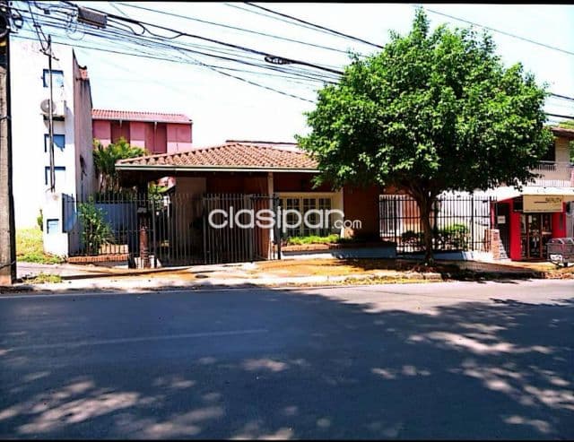 Villa Morra, Recoleta, oportunidad! 405m2, 4 dormit, quincho, jardín, 195.000 usd