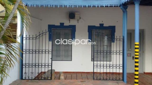 2 propiedadades juntas sobre avda mcal. Lopez casi san jose