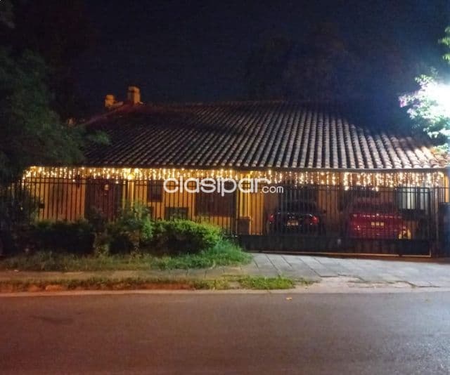 casa en el barrio Santa Librada ( a una cuadra del ex Caracol Club)