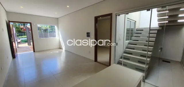 Lambare, prox. Yacht club: 127m2, 3 dormit, galería, parrilla, jardín, garajes, foto 3