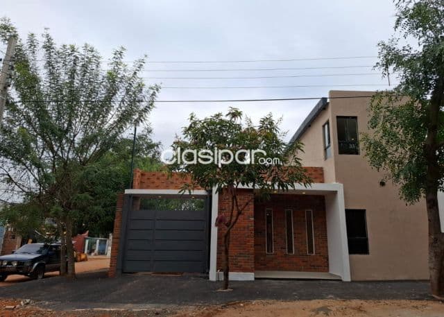 Luque a estrenar: Lujoso dúplex, 122 m2, 3 dormit, quincho, parrilla, buen jardín — foto 1