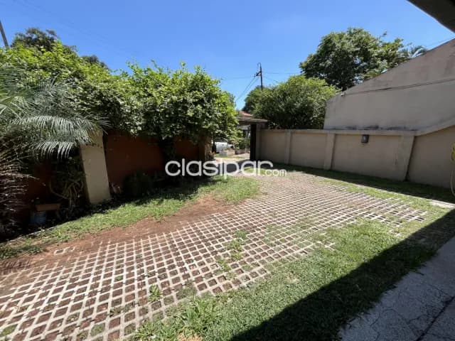 Amplia residencia a 3 cuadras de Madame Lynch (detrás de Timbo), foto 3